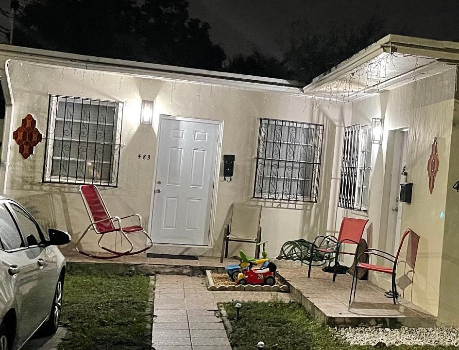 1st image of 483 NW 23rd Pl