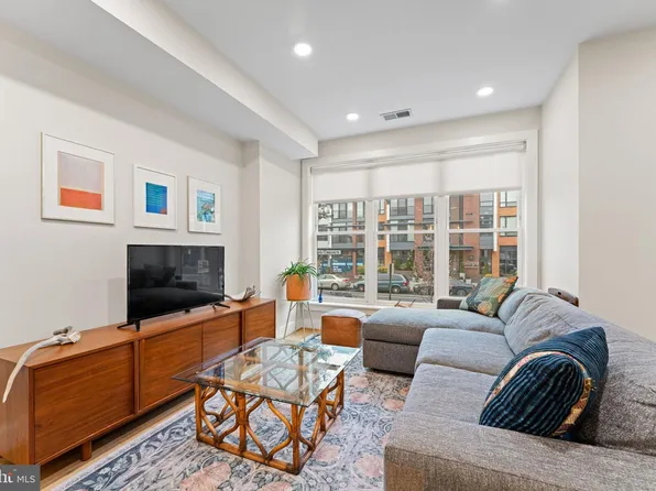 3435 14th St NW #3, Washington, DC 20010