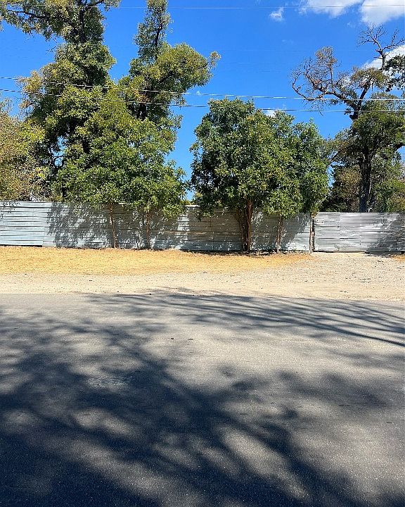 1st image of 2916 Coombs Creek Dr