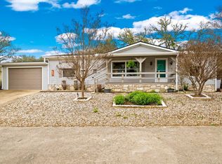 602 Royal Oak St, Ingram, TX 78025