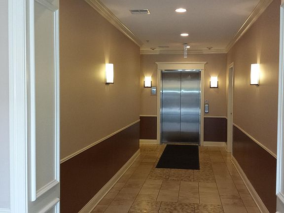 3rd image of 2801 N Oakley Ave APT 101