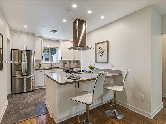 5th image of 2537 Tequesta Ln