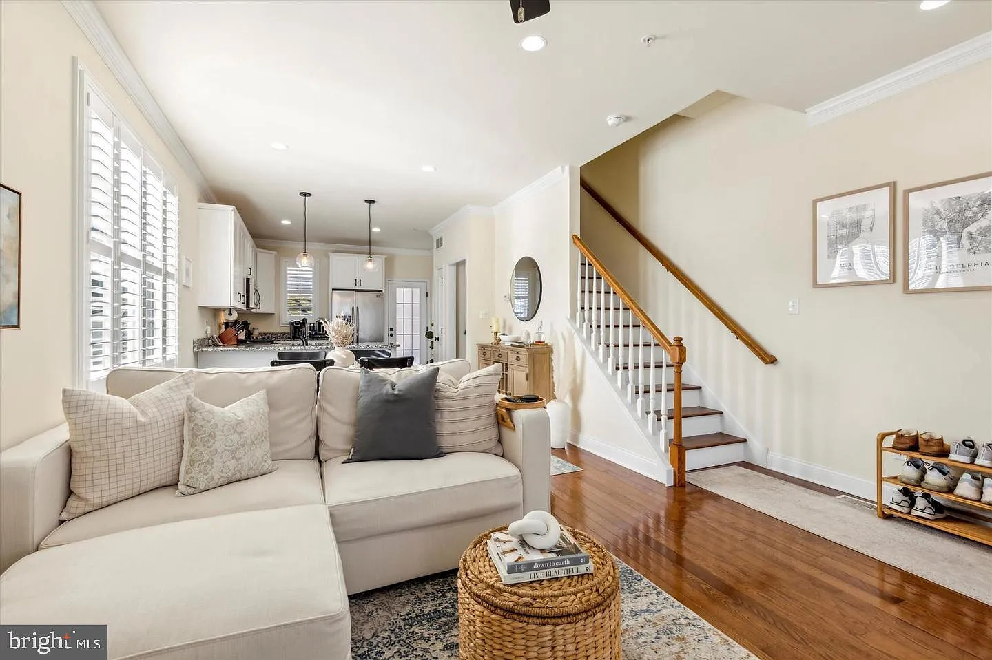 3 bed, 2.5 bath, 1884 sqft, $3,800 — Photo 4