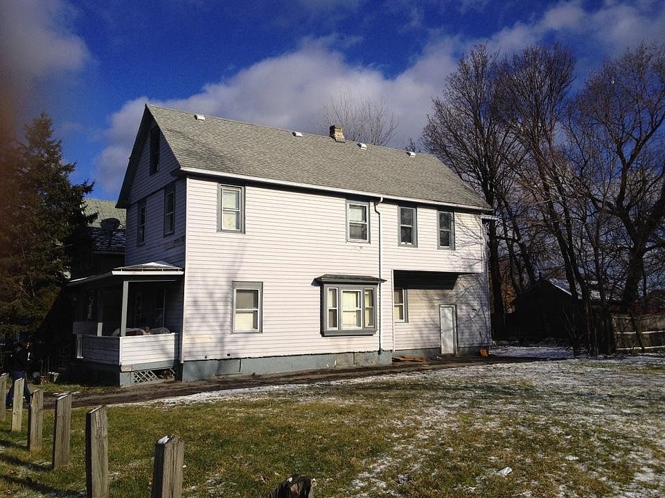 2nd image of 130 Lincoln Ave