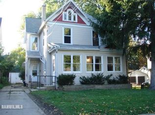 1134 S Oak Ave, Freeport, IL 61032