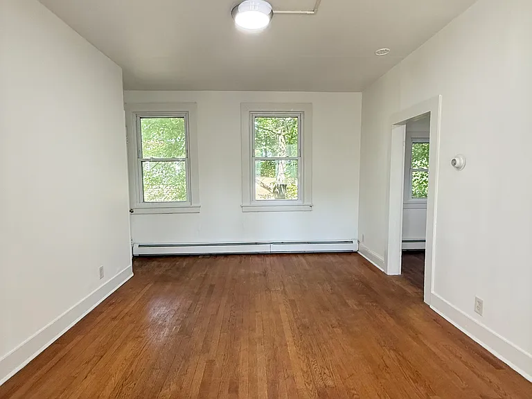 156 Main St — Photo 8