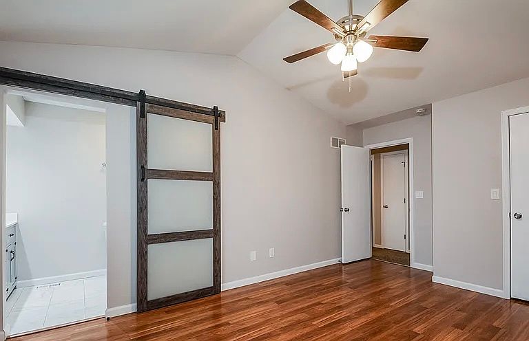 1st image of 11 Kingsmont Ct