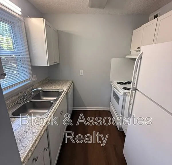 500 N Church St #12 — Photo 2