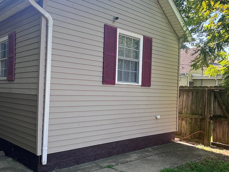 2250 Garfield Ave — Photo 15