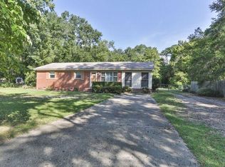 141 Gibbons St, Hamlet, NC 28345