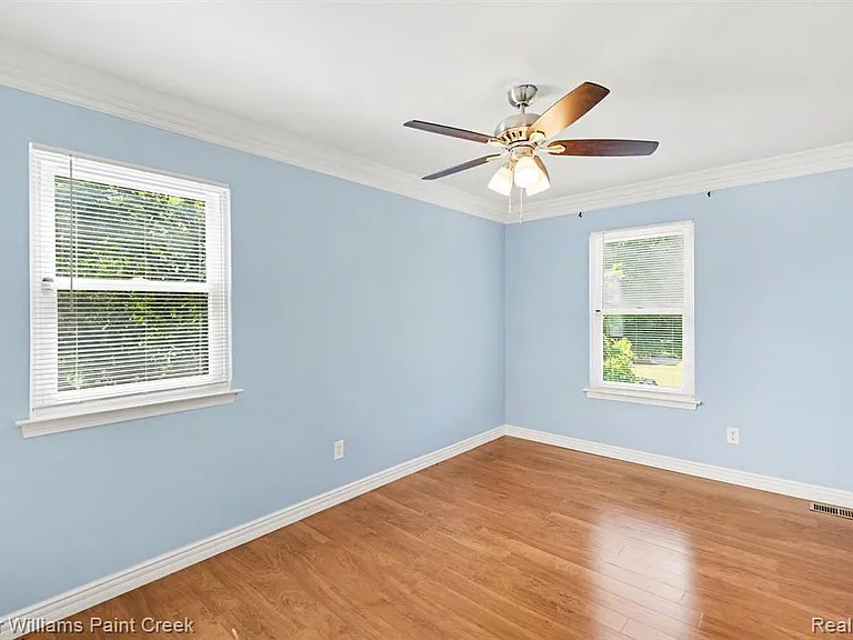 44820 Yorkshire Dr — Photo 12