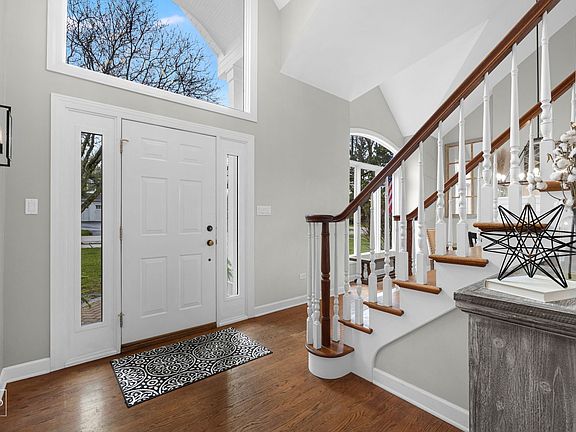 3rd image of 62 Bonnie Ln