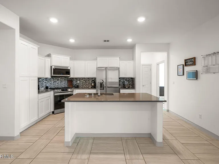 908 Crystal Deer Dr — Photo 17
