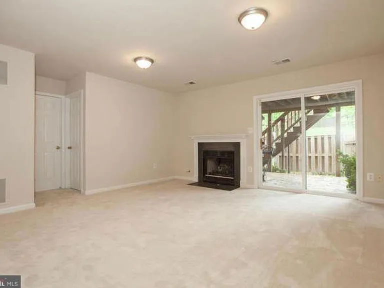 20287 Glenrobin Ter — Photo 7