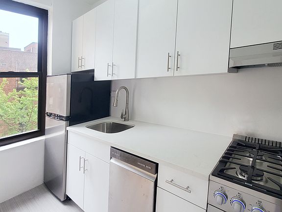 5th image of 200 W 16th St APT 6I