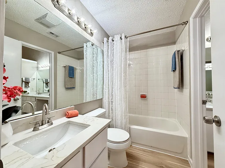 7122 Wood Hollow Dr #106 — Photo 19