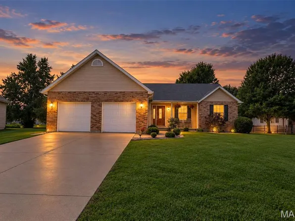 203 Kenrick Dr, Columbia, IL 62236