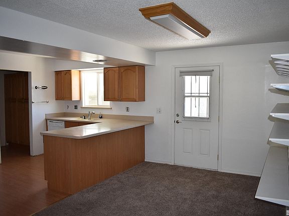 5th image of 1415 S Riverview Dr