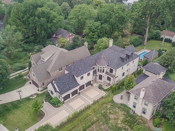 3rd image of 376 S Hill Ave