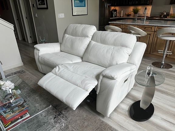 Leather reclining couch - very comfy!