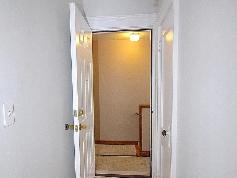 106 Grove St #1R — Photo 20