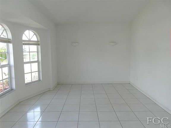 4th image of 3324 SW 25th Pl