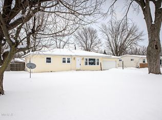 718 Sheridan Rd, Saint Joseph, MI 49085