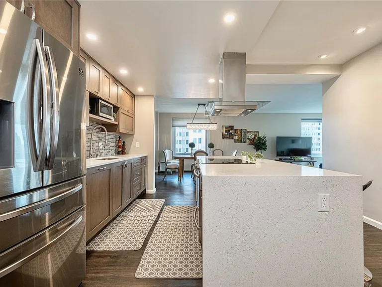 320 Fort Duquesne Blvd #19L — Photo 5