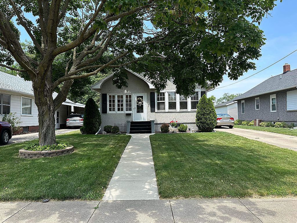 2107 11th St, Peru, IL 61354 Zillow