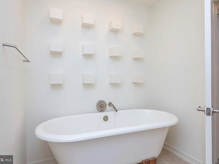156 Christina Landing Dr — Photo 35