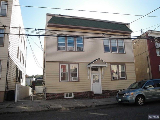1st image of 639-641 N 5th St