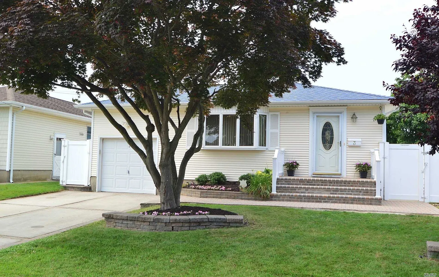 3 Oakland Ave photo 1