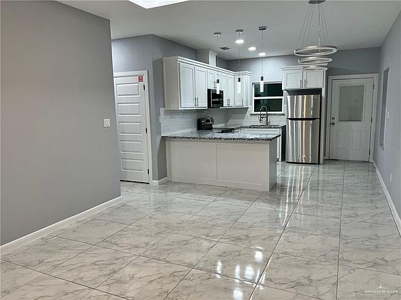 3rd image of 1019 N Blair Ave #3