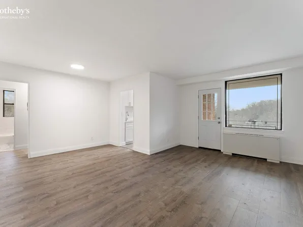 4901 Henry Hudson Parkway West 6D image 2 of 14