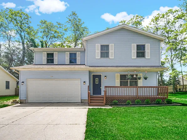 1318 Whippoorwill Rd, Valparaiso, IN 46383