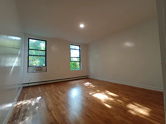 Rented by City Vista Inc | media 18