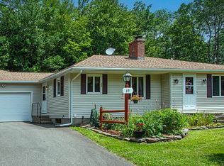 49 S Main St, Williamsburg, MA 01096