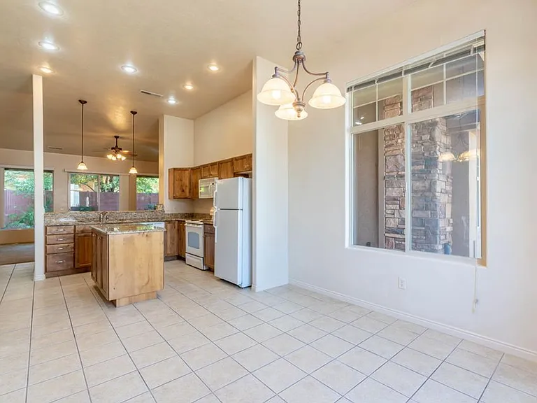 253 S 260 W — Photo 8