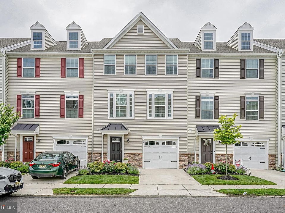 1st image of 44 Sparrow Cir
