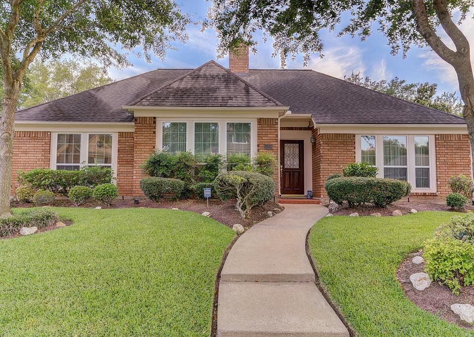1st image of 15218 Poplar Springs Ln