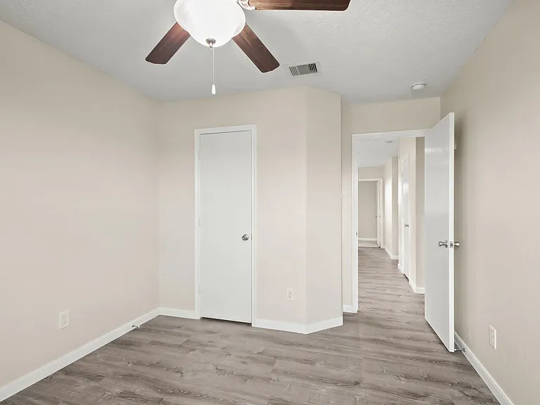 1223 Grassy View Dr — Photo 16