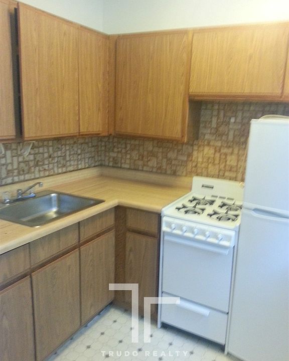 2nd image of 739 W Belmont Ave APT 108
