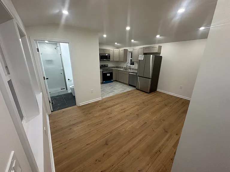 19 Leslie Rd #ACCESSORY DWELLING U — Photo 4