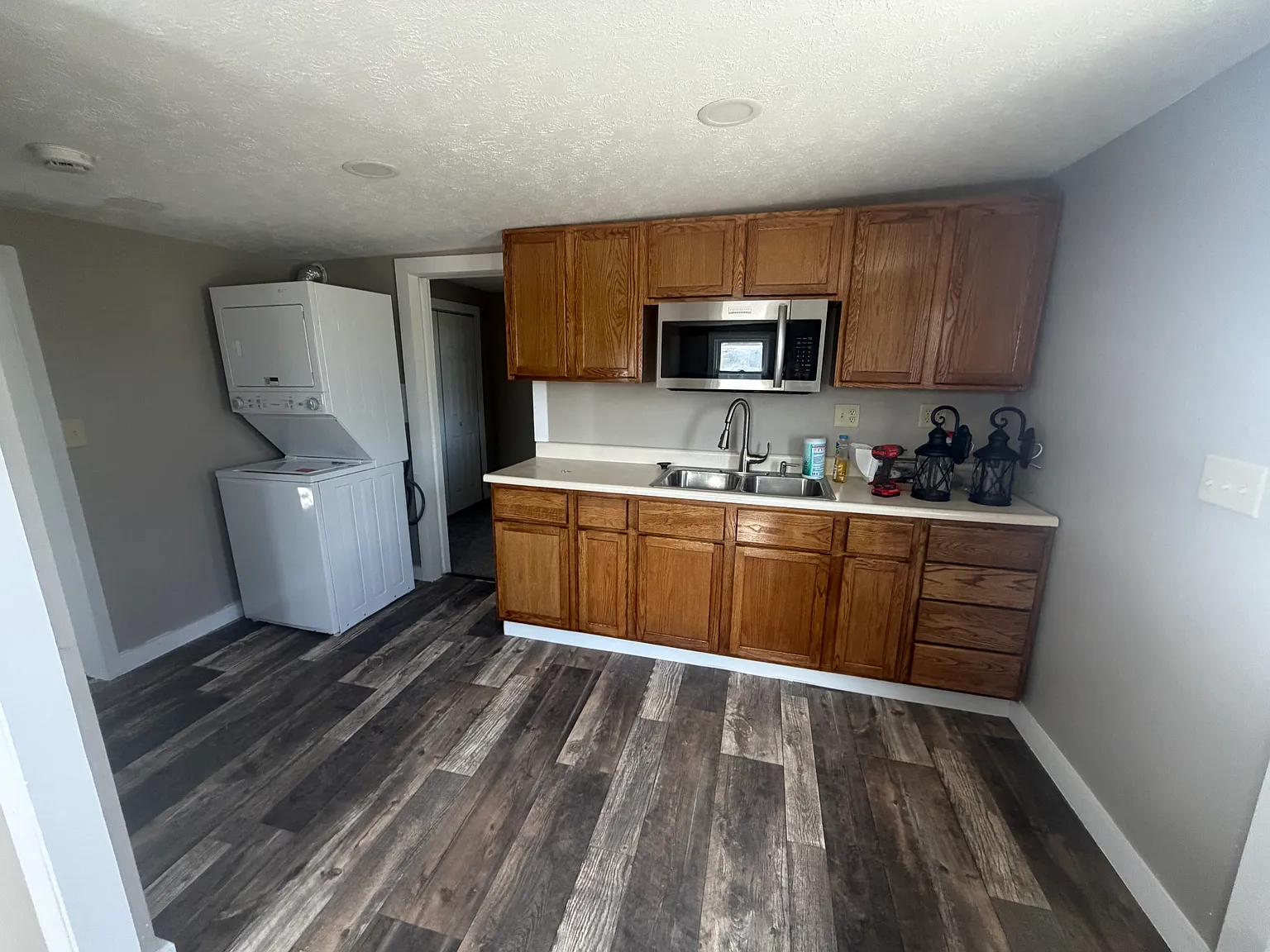 2 bed, 720 sqft, $1,350 — Photo 1