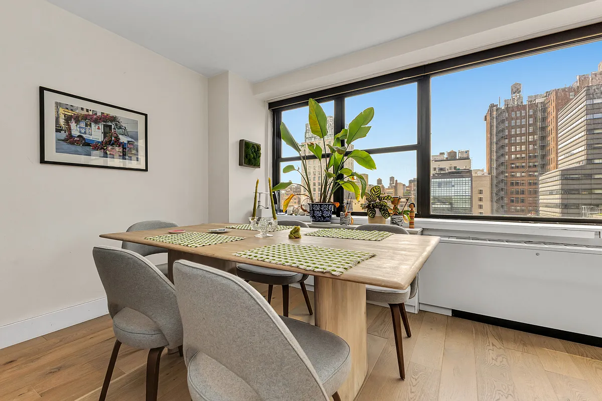 7 East 14th Street — Photo 3