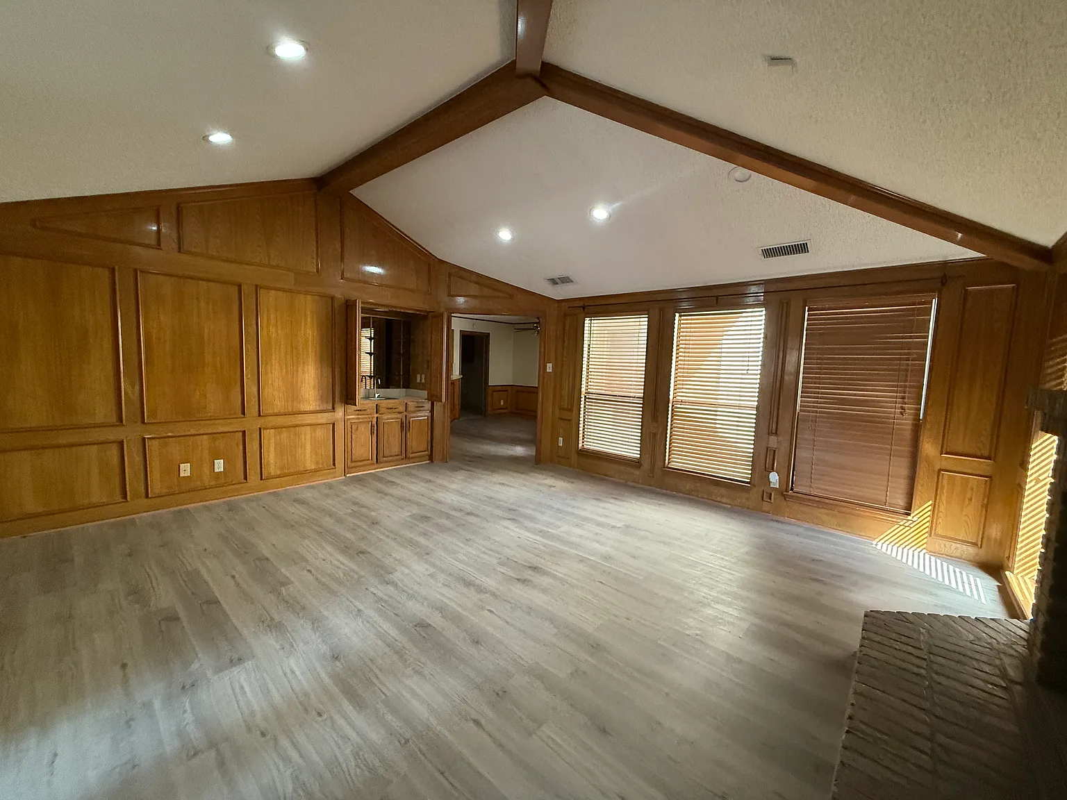 2 bed, 1650 sqft, $2,025 — Photo 4