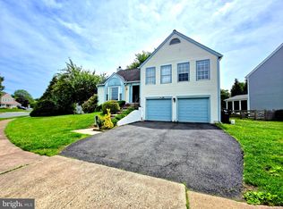 13709 Southernwood Ct, Chantilly, VA 20151