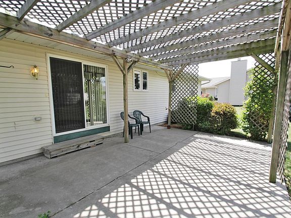 4th image of 706 Western Meadows Dr