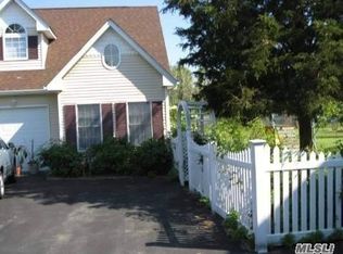 821 Sound Shore Rd, Riverhead, NY 11901