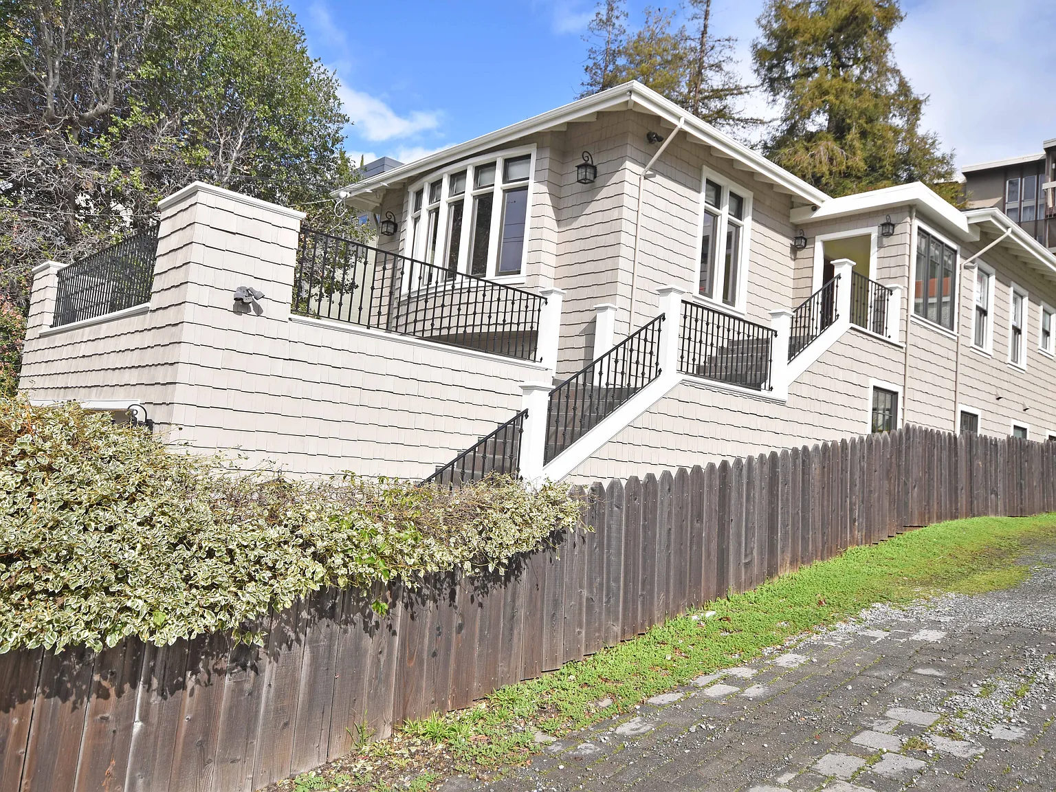 2 bed, 1.5 bath, 1500 sqft, $5,100 — Photo 2